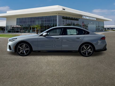 New 2026 BMW 530i xDrive w/ M Sport Package image 6