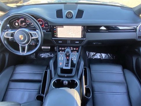 Used 2022 Porsche Cayenne S image 24