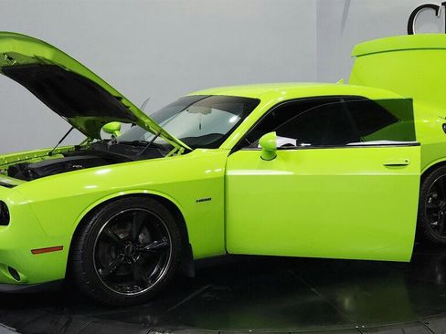 Used 2015 Dodge Challenger R/T w/ Quick Order Package 22B R/T RWD image 17