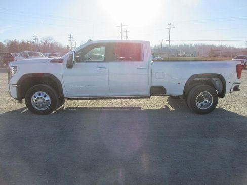 New 2026 GMC Sierra 3500 Denali Ultimate AWD/4WD image 9