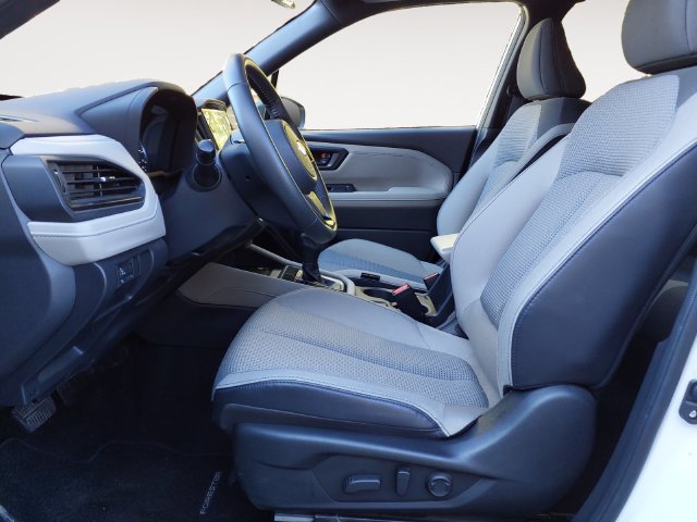 Used 2025 Subaru Forester Premium AWD/4WD image 11