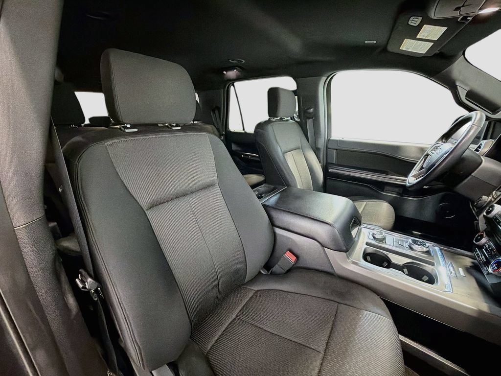 Used 2018 Ford Expedition XLT AWD/4WD image 29