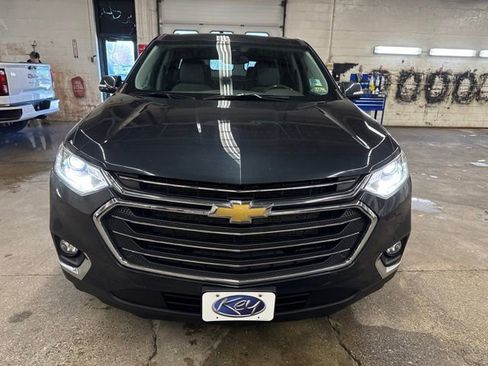 Used 2020 Chevrolet Traverse LT w/ Driver Confidence II Package AWD/4WD image 2