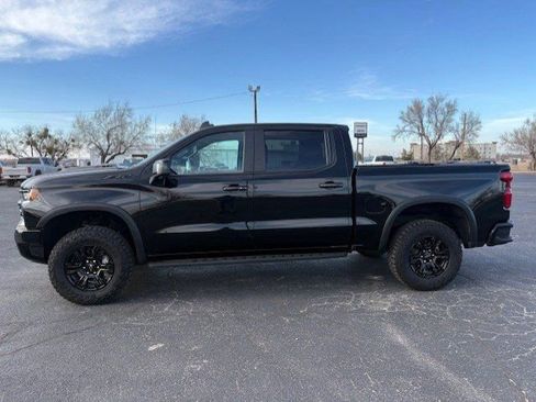 Used 2025 Chevrolet Silverado 1500 ZR2 w/ Technology Package image 3