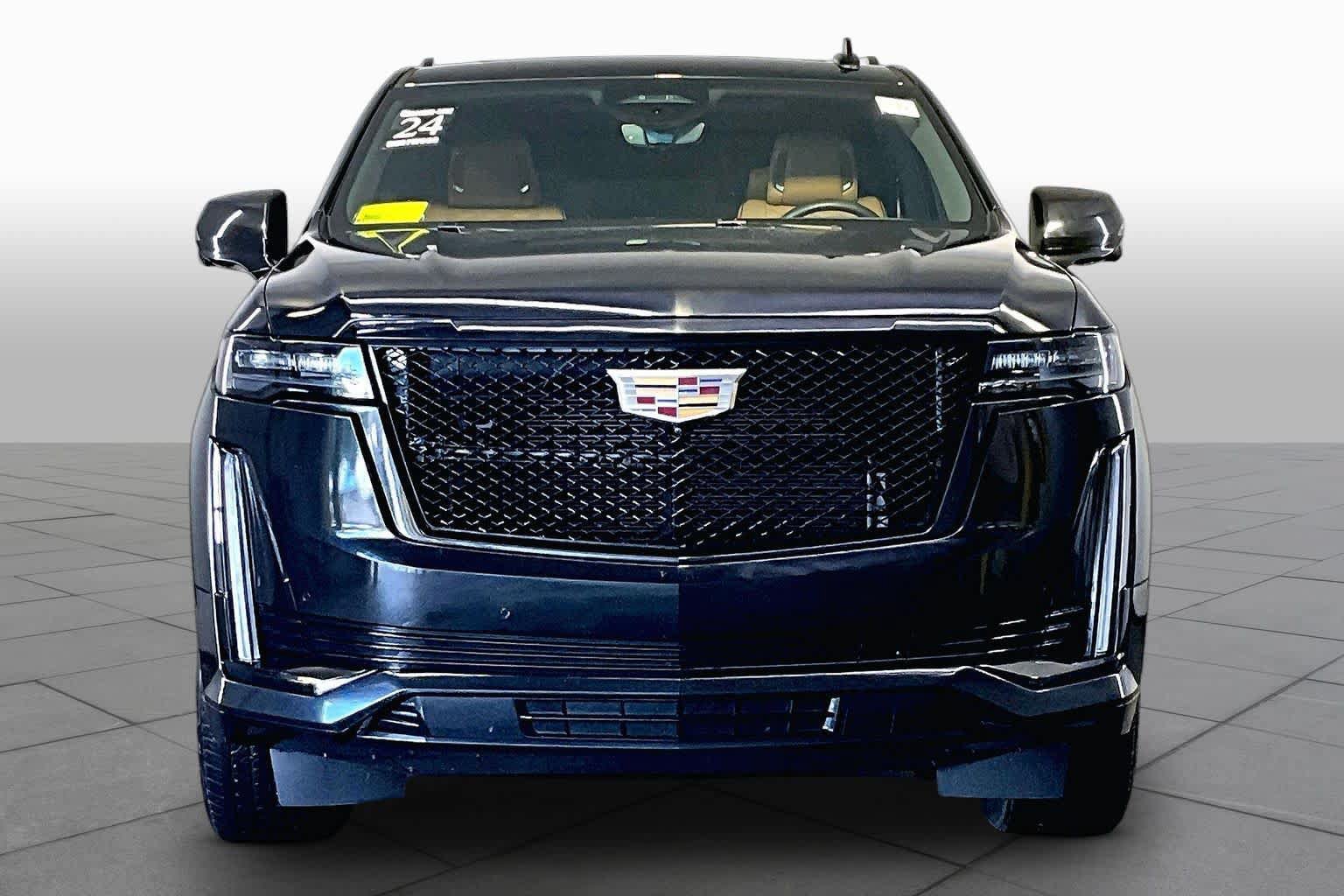 Used 2024 Cadillac Escalade ESV Sport w/ Heavy-Duty Trailer Package AWD/4WD image 4