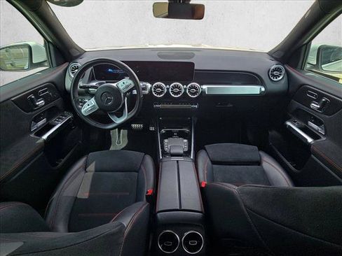 Used 2021 Mercedes-Benz GLB 250 image 17