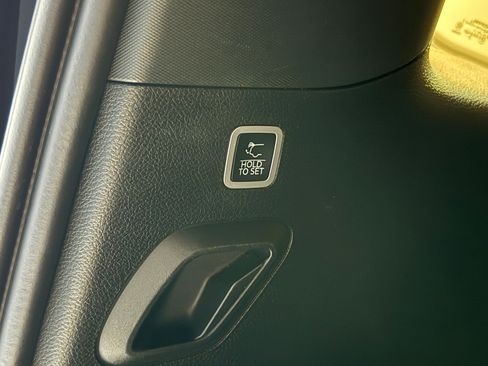 Used 2022 Jeep Grand Wagoneer Series III w/ Rear Seat Video Group 1 image 54