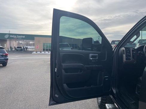 Used 2016 GMC Sierra 2500 Denali w/ Duramax Plus Package image 29