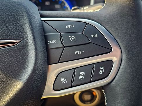 New 2026 Chrysler Pacifica Select image 20