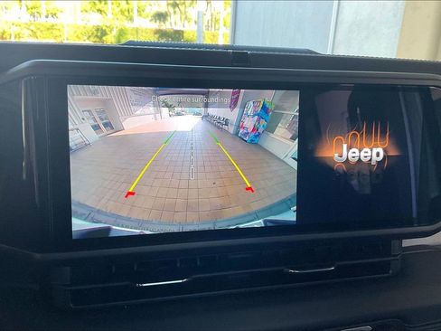 Used 2025 Jeep Wrangler Unlimited Sahara AWD/4WD image 12