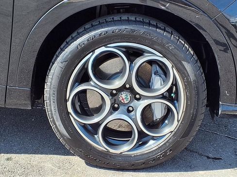 Used 2024 Alfa Romeo Tonale Ti image 9