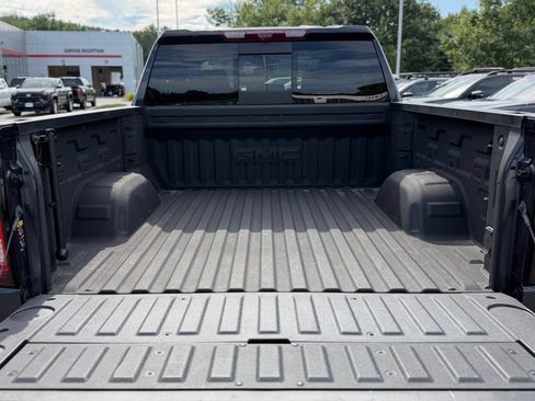 Used 2025 GMC Sierra 1500 Denali w/ Technology Package AWD/4WD image 6