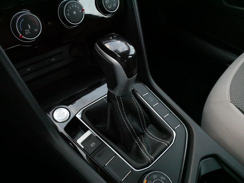 Certified 2024 Volkswagen Taos S AWD/4WD image 25