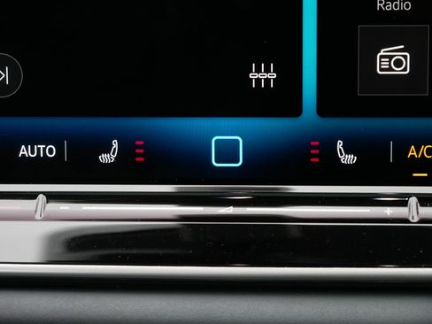 New 2026 Volkswagen Tiguan SE image 11