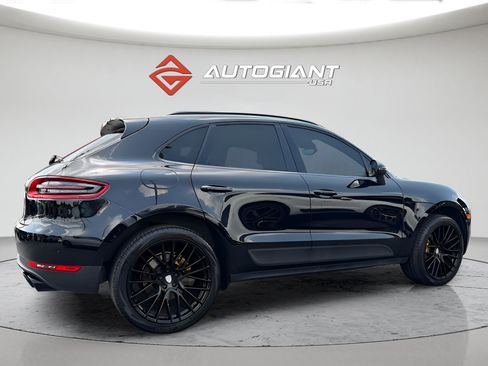 Used 2018 Porsche Macan AWD/4WD image 8
