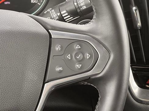 Used 2023 Chevrolet Traverse LT image 15