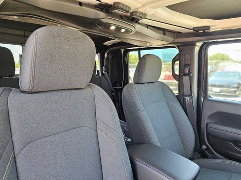 New 2026 Jeep Gladiator Willys AWD/4WD image 26