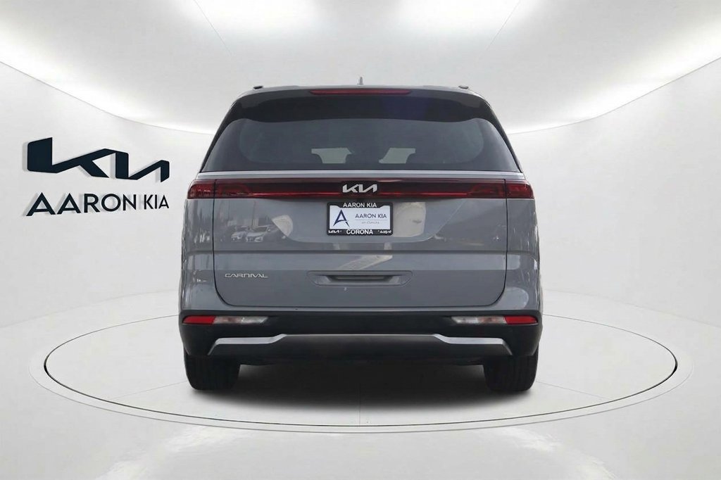 Used 2024 Kia Carnival SX FWD image 5
