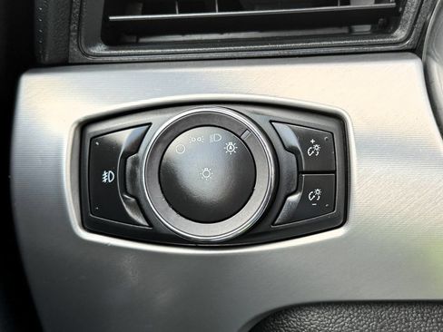 Used 2020 Ford Mustang Premium RWD image 17