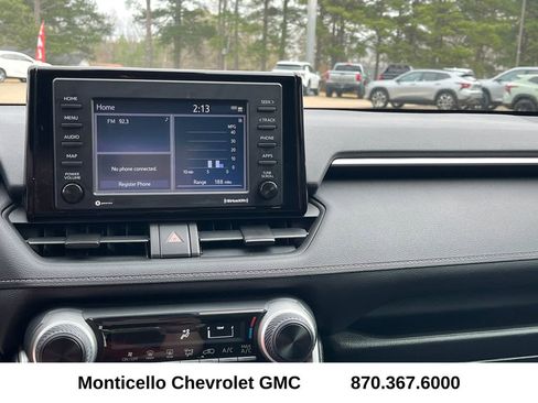 Used 2020 Toyota RAV4 LE image 14