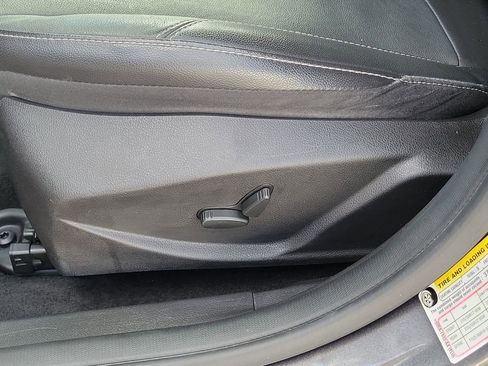 Used 2014 Ford Focus SE w/ Equipment Group 201A image 28