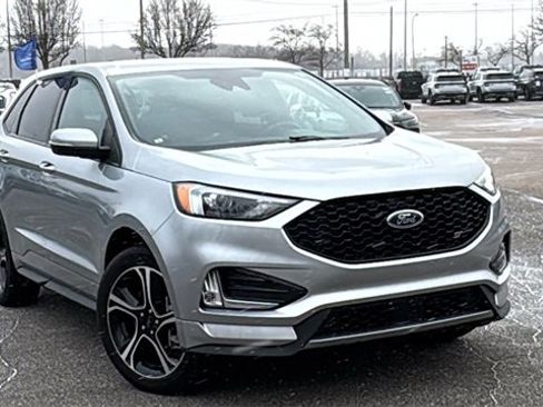 Certified 2023 Ford Edge ST image 2