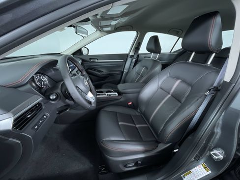 Certified 2025 Nissan Altima 2.5 SR AWD/4WD image 14