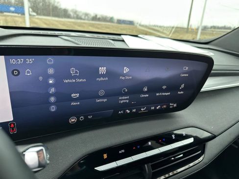 Used 2025 Buick Enclave Preferred image 30