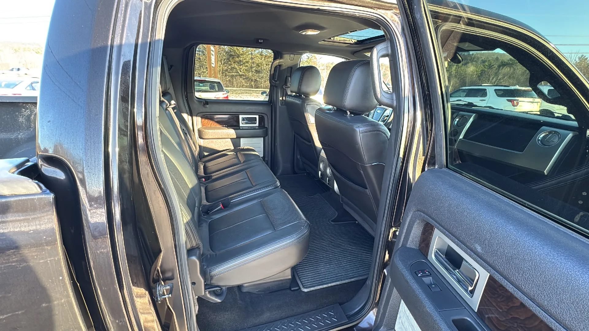 Used 2014 Ford F150 Platinum AWD/4WD image 22