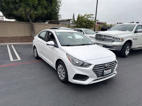Used 2019 Hyundai Accent SE w/ Cargo Package FWD image 4