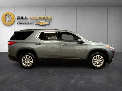 Used 2020 Chevrolet Traverse LT image 11