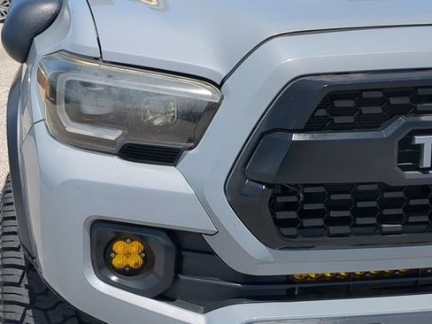 Used 2021 Toyota Tacoma TRD Off-Road AWD/4WD image 10