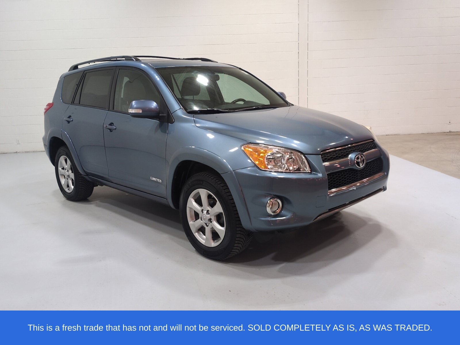 Used 2011 Toyota RAV4 Limited w/ Limited Extra Value Pkg AWD/4WD image 2
