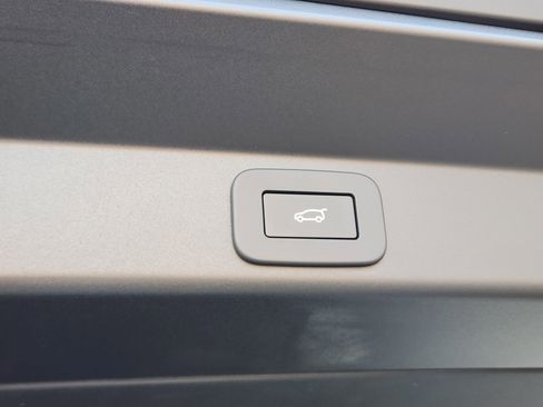 New 2026 Land Rover Range Rover Sport Dynamic SE AWD/4WD image 33