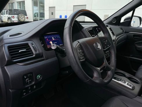 Certified 2022 Honda Passport TrailSport image 28