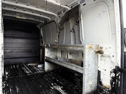 Used 2016 Mercedes-Benz Sprinter 2500 image 14