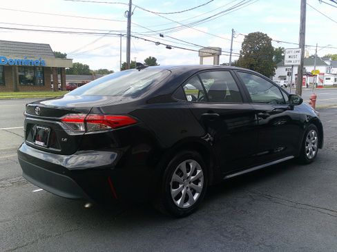 Used 2024 Toyota Corolla LE FWD image 5
