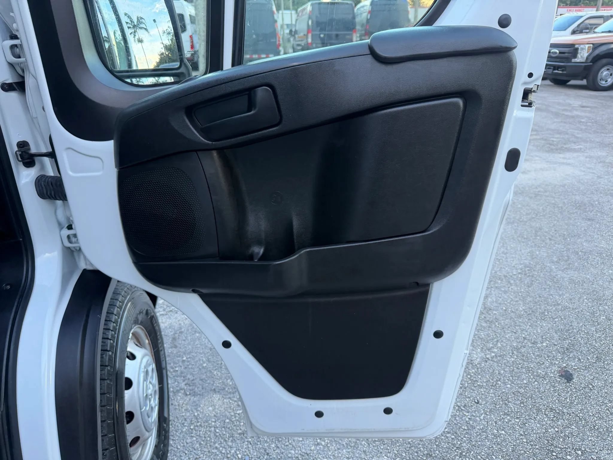 Used 2023 RAM ProMaster 2500 FWD image 14