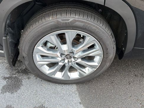 Used 2023 Toyota Highlander Limited AWD/4WD image 41