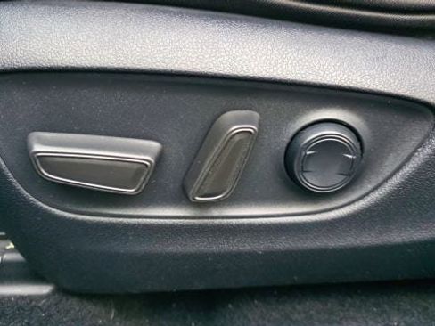 Used 2019 Toyota RAV4 XLE w/ Convenience Package image 17