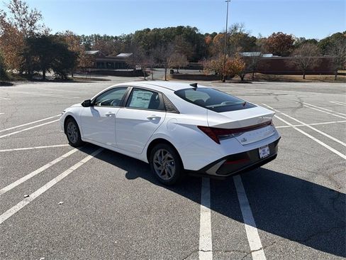 New 2026 Hyundai Elantra Blue image 5