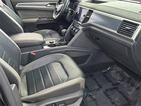 Used 2023 Volkswagen Atlas SEL Premium image 16