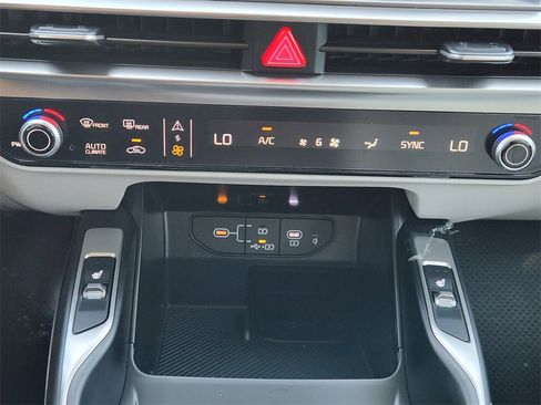 New 2026 Kia Sorento S w/ S Panoramic Sunroof Package image 14