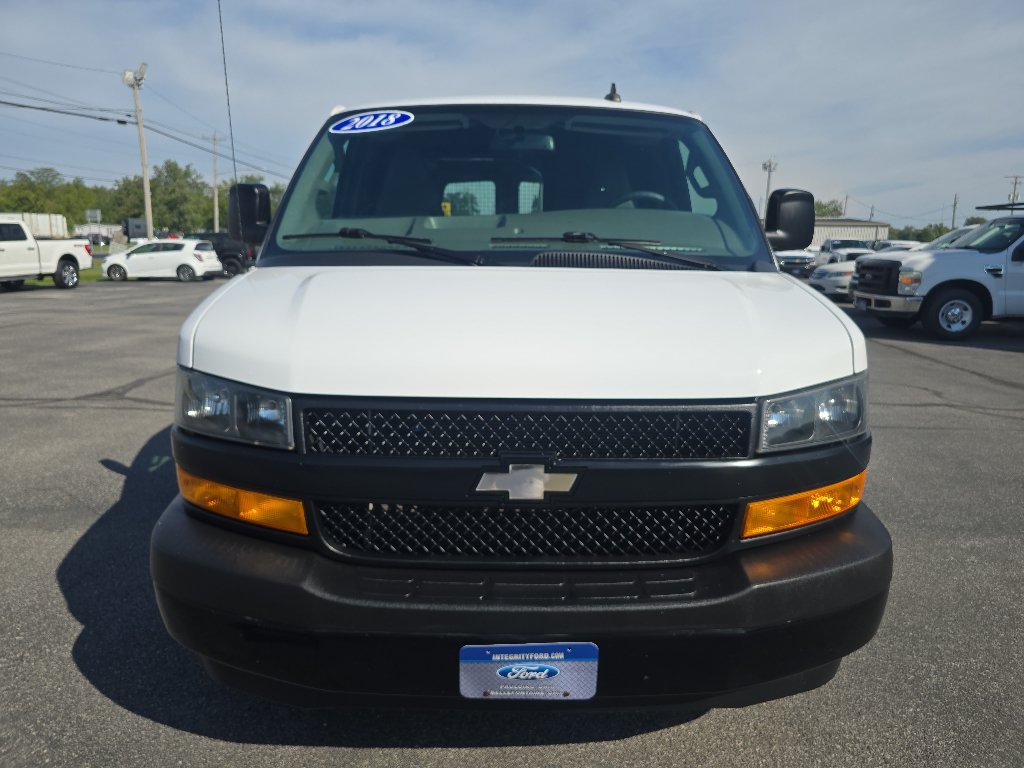 Used 2018 Chevrolet Express 2500 w/ Driver Convenience Package RWD image 3