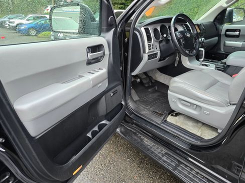Used 2008 Toyota Sequoia Limited image 22