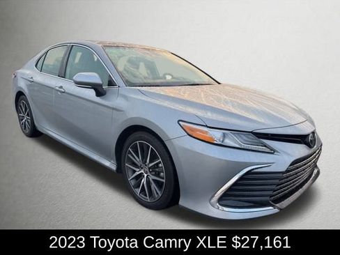 Used 2023 Toyota Camry XLE image 7