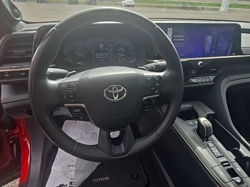 Used 2023 Toyota Crown Platinum image 24