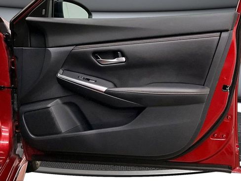 Used 2023 Nissan Sentra SR w/ Electronics Package FWD image 28