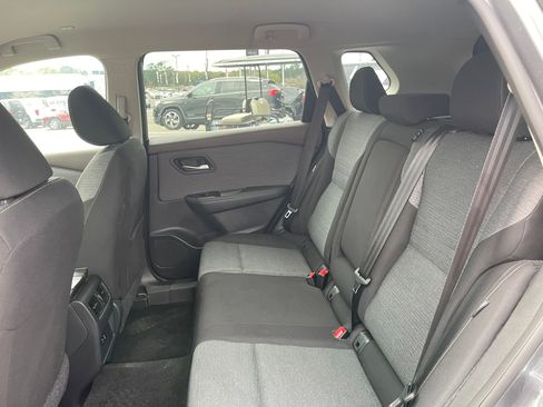 Used 2023 Nissan Rogue SV FWD image 22