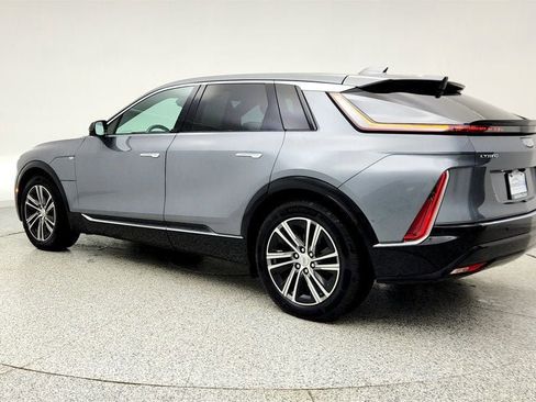 Used 2023 Cadillac Lyriq AWD image 7